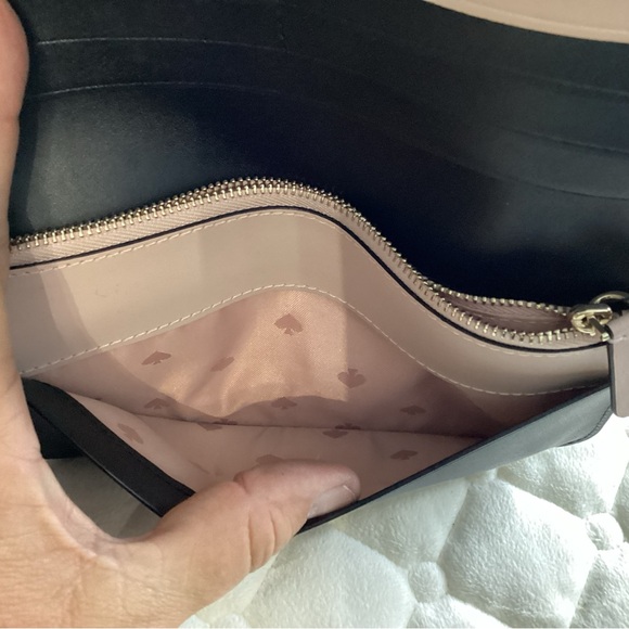 Kate Spade extra large bifold snappy wallet in black and pink leather in EUC - Picture 6 of 7